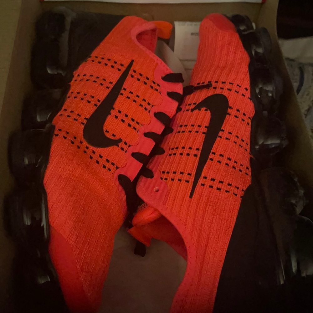 Vapormax Red